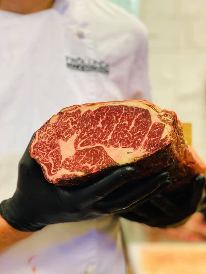 Dry aged entrecôte ur egna mognadskammaren